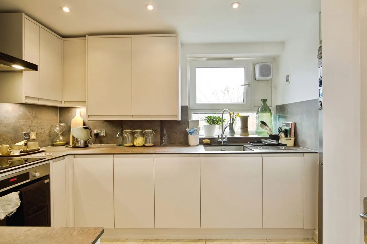 The Birches, Station Road, London, E12, photo 12