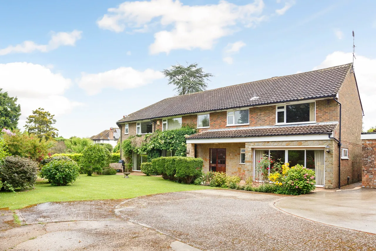 Crawley Road, Horsham, RH12, photo 12