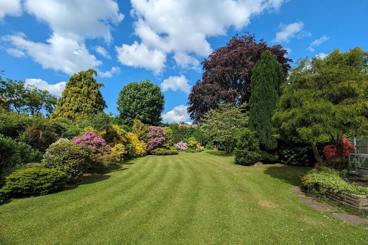 Crawley Road, Horsham, RH12, photo 4