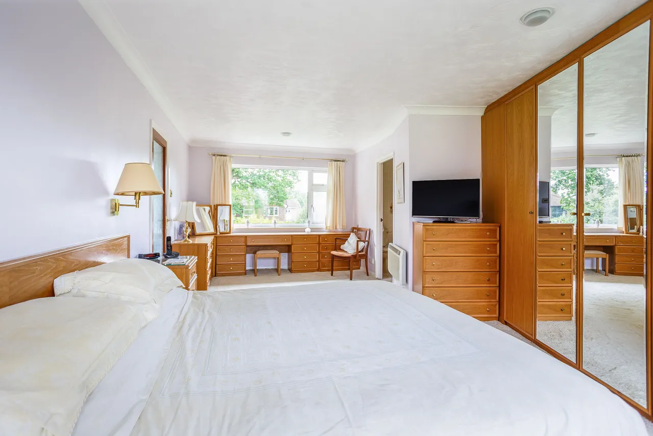 Crawley Road, Horsham, RH12, photo 6