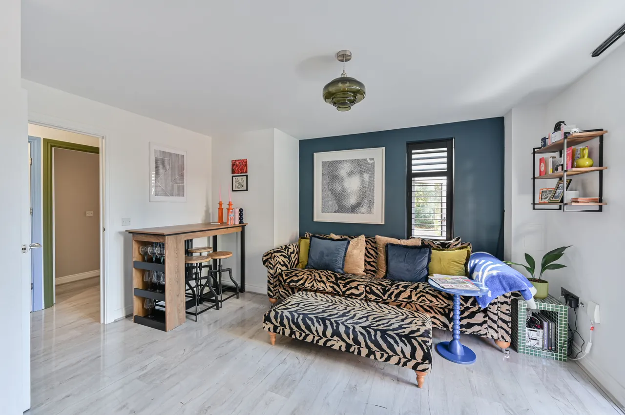 21 William Court, 36 Chalfont Road, London, photo 2