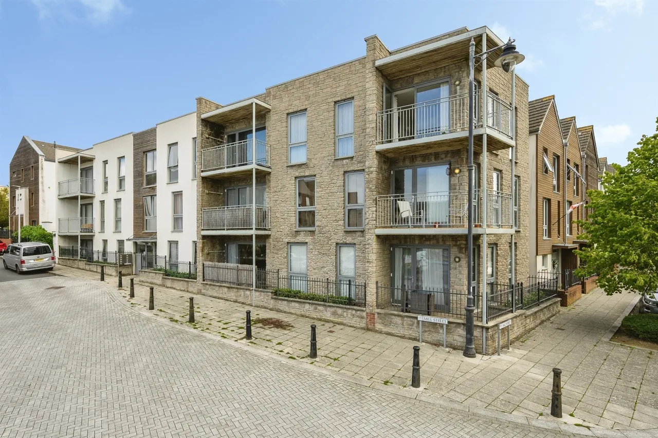 2 bed flat for sale, Mill Street, Plymouth, PL1