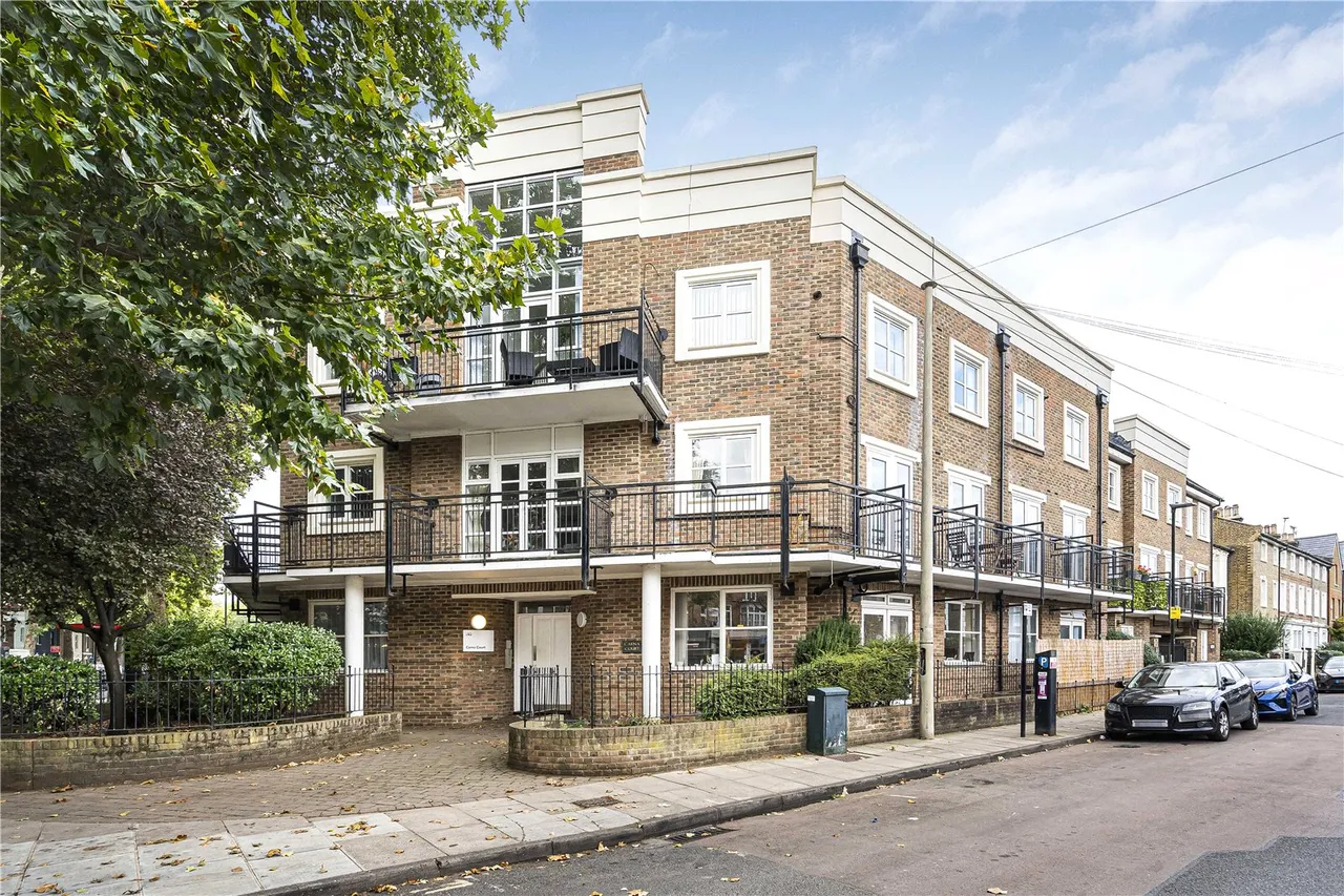 2 bed flat for sale, Kew Road, Richmond, TW9