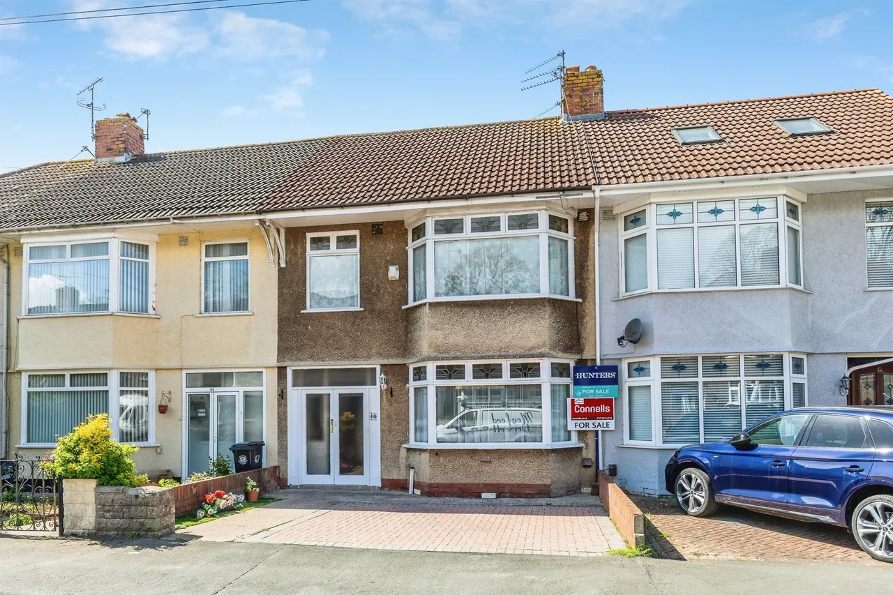 3 bed house for sale — Stoneleigh Crescent, Bristol