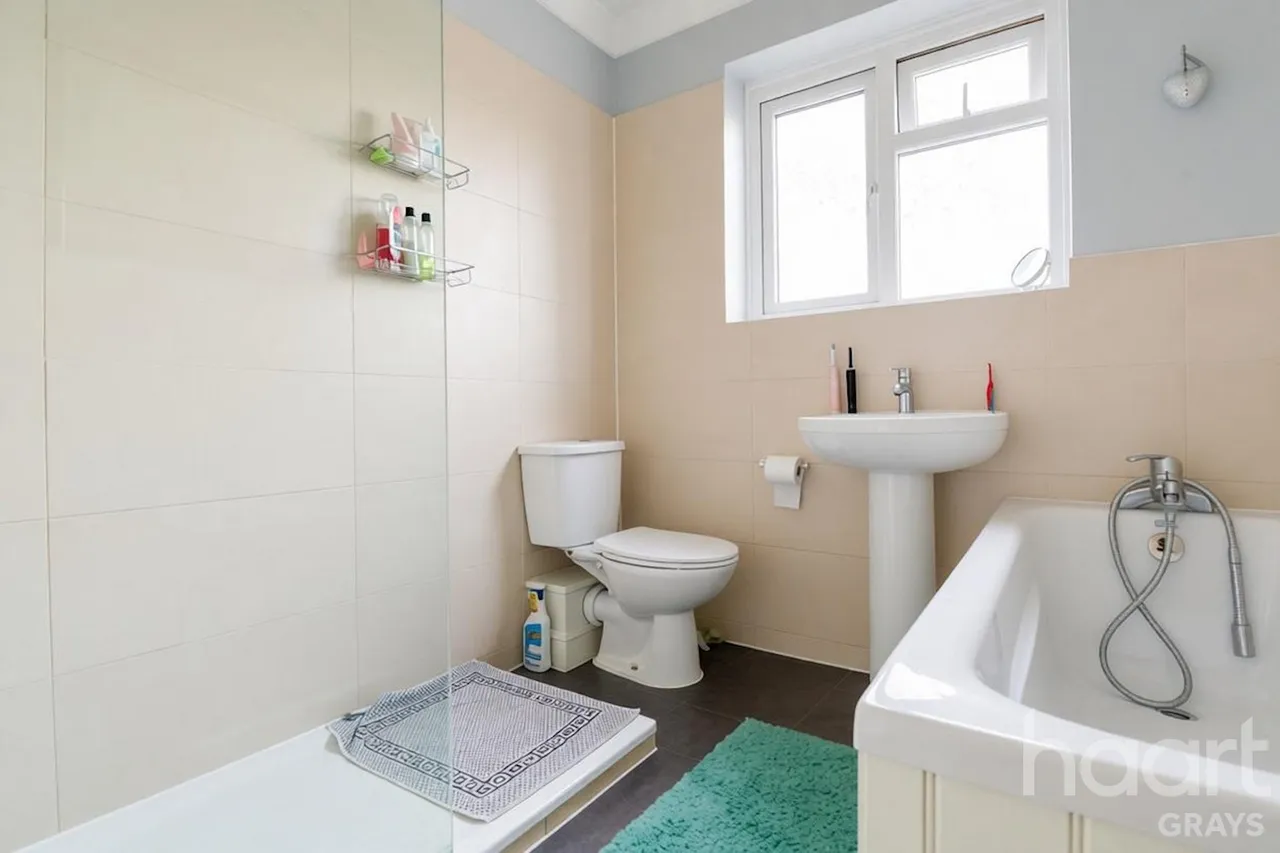Heathview Road, Grays, RM16, photo 14