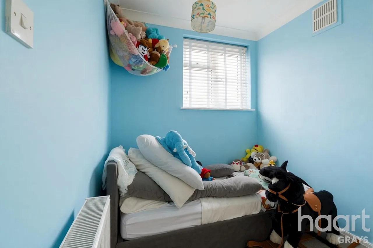 Heathview Road, Grays, RM16, photo 12