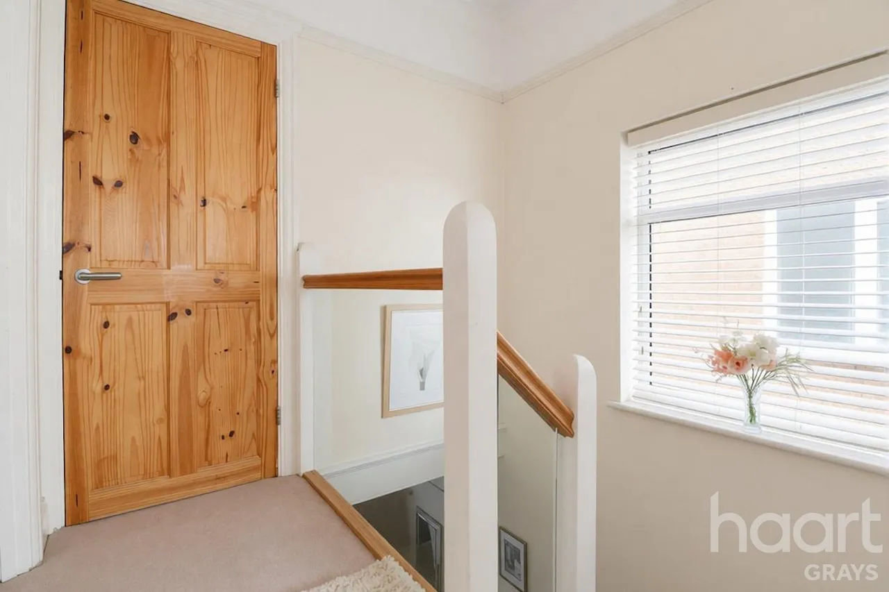 Heathview Road, Grays, RM16, photo 13