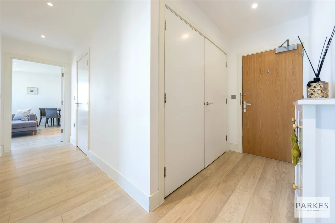 Lakeside Drive, Park Royal, NW10, photo 10