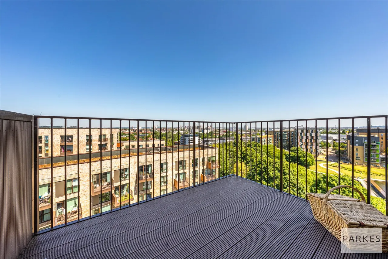 Lakeside Drive, Park Royal, NW10, photo 3