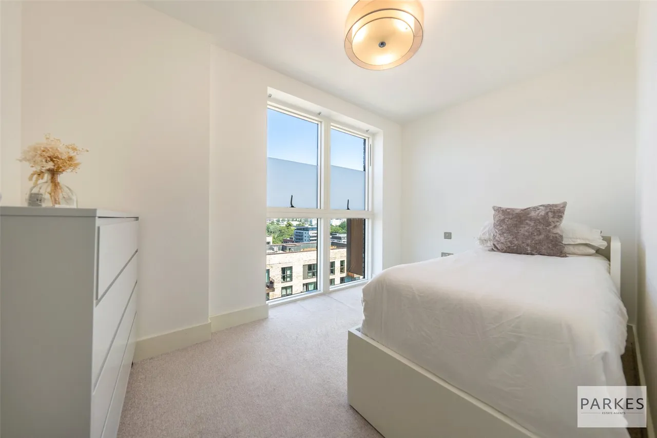 Lakeside Drive, Park Royal, NW10, photo 7
