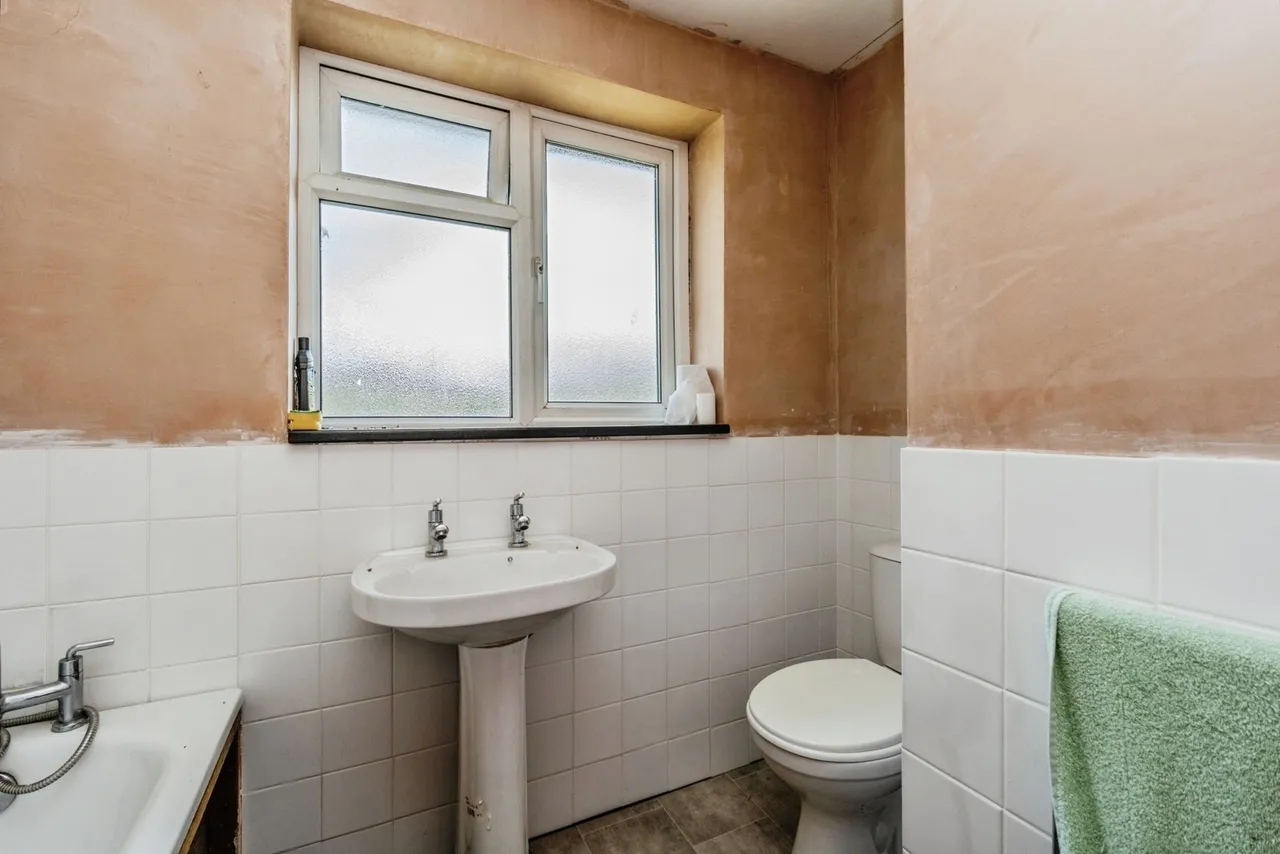 Wilton Crescent, Alderley Edge, Cheshire, SK9, photo 10