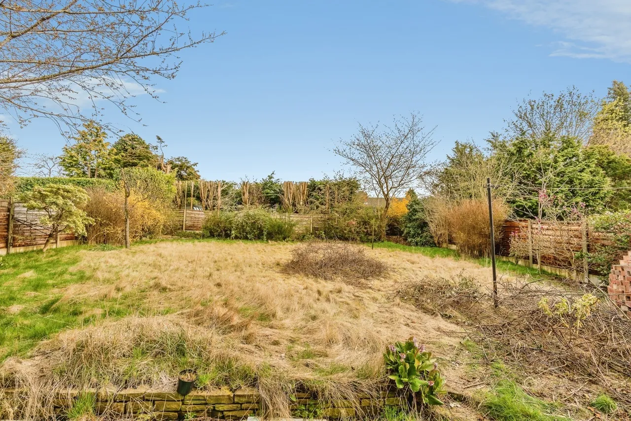 Wilton Crescent, Alderley Edge, Cheshire, SK9, photo 2