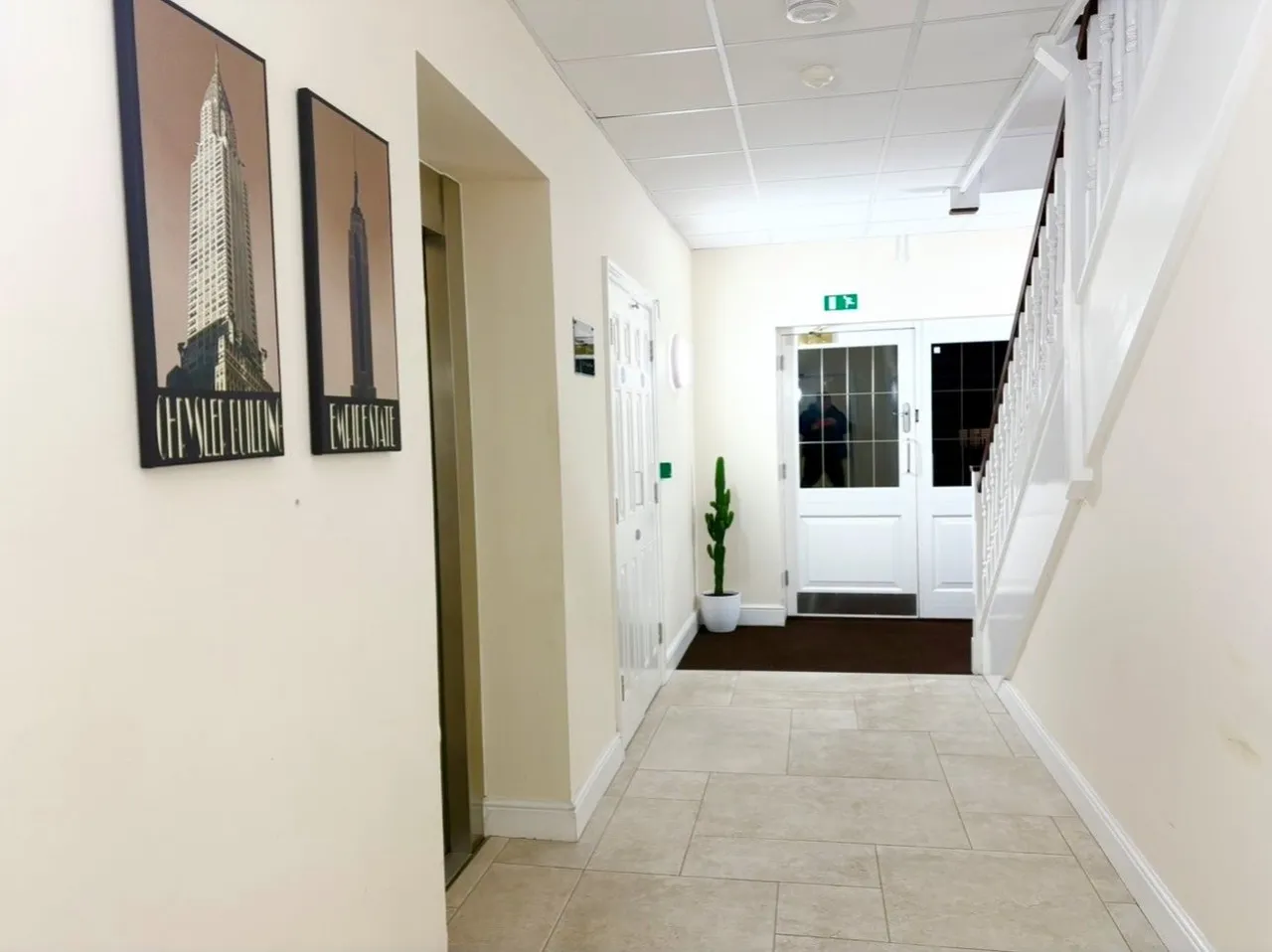 Epsom Road, Leatherhead, KT22, photo 15