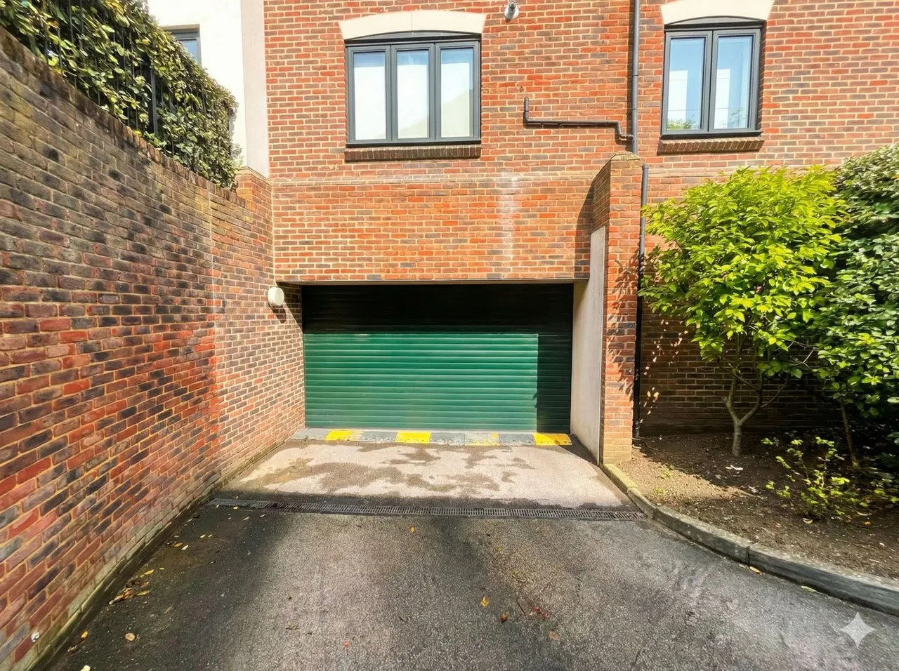 Epsom Road, Leatherhead, KT22, photo 10