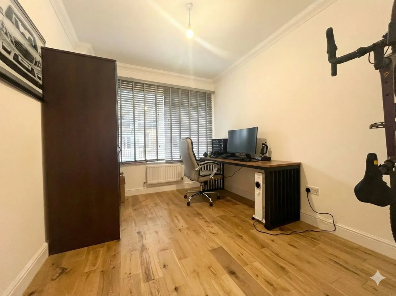 Epsom Road, Leatherhead, KT22, photo 4