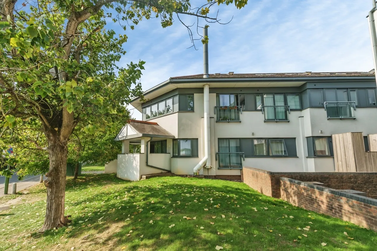 North Street, Horsham, RH13, photo 15