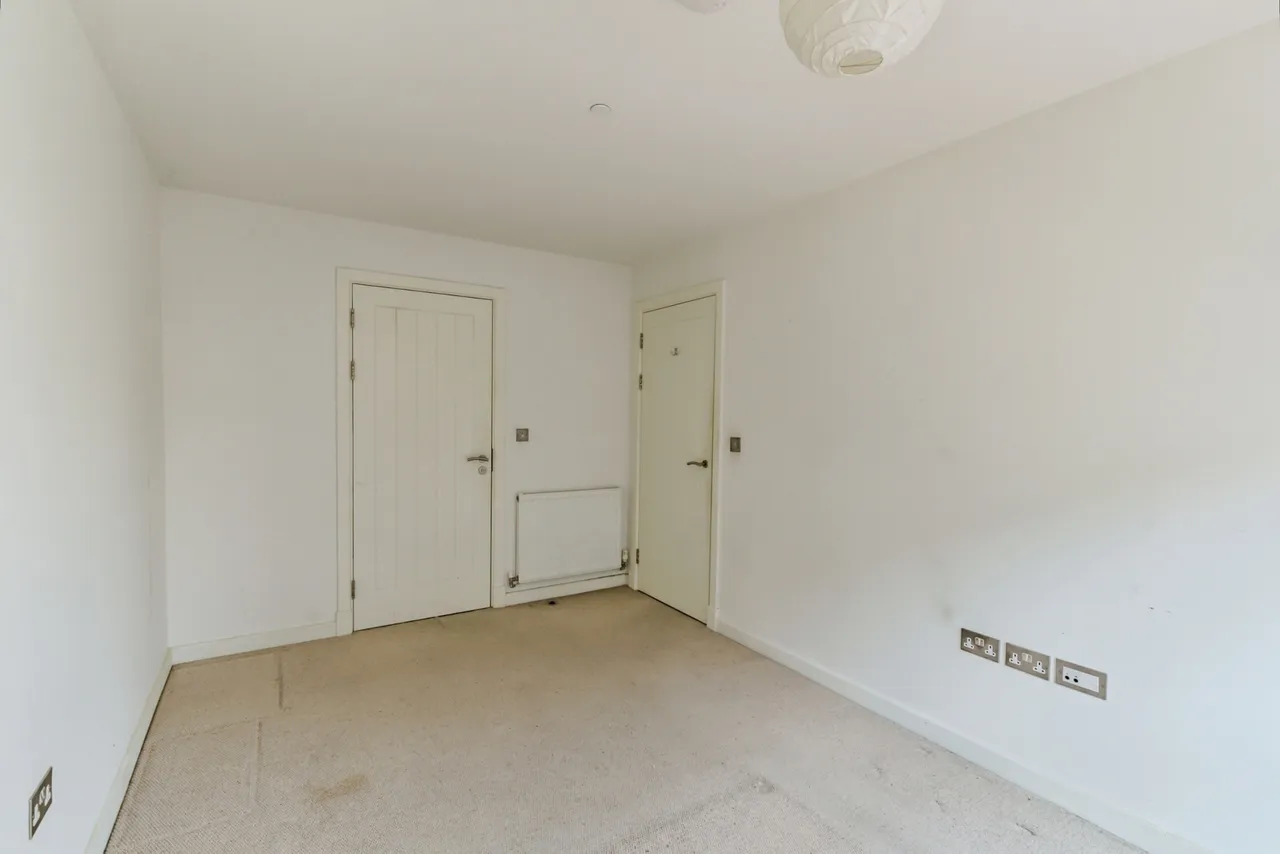 North Street, Horsham, RH13, photo 9