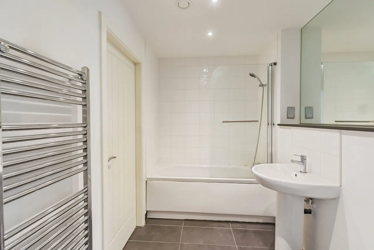 North Street, Horsham, RH13, photo 19