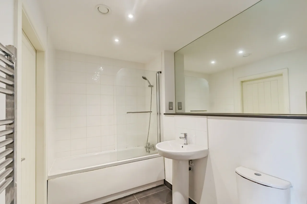 North Street, Horsham, RH13, photo 11