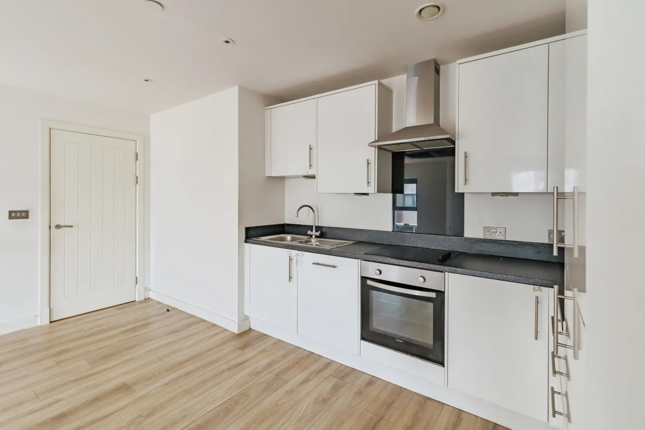 North Street, Horsham, RH13, photo 5