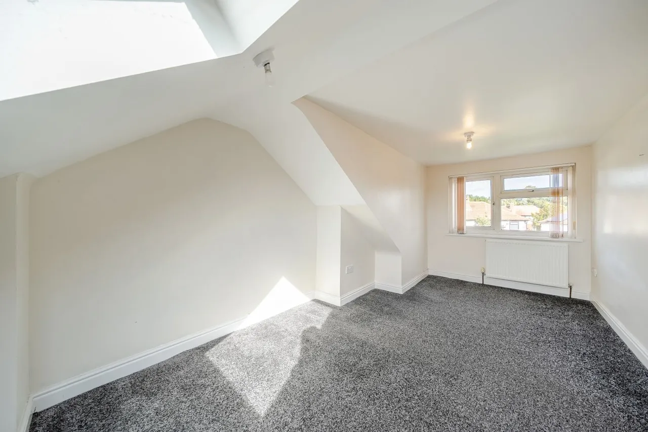Stainburn Crescent, Leeds, LS17, photo 13