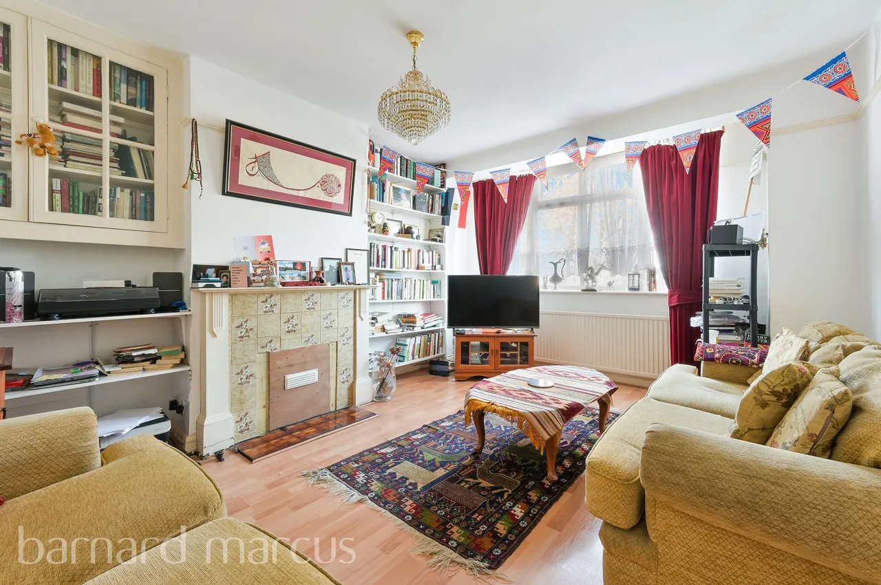3 bed house to rent, Farm Road, Morden, SM4