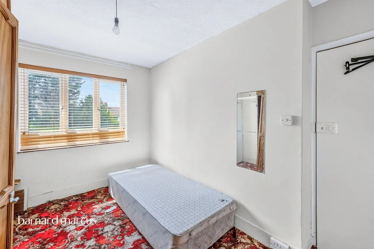 Dalton Avenue, Mitcham, CR4, photo 14