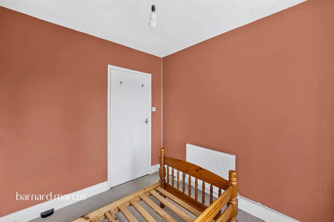 Dalton Avenue, Mitcham, CR4, photo 17