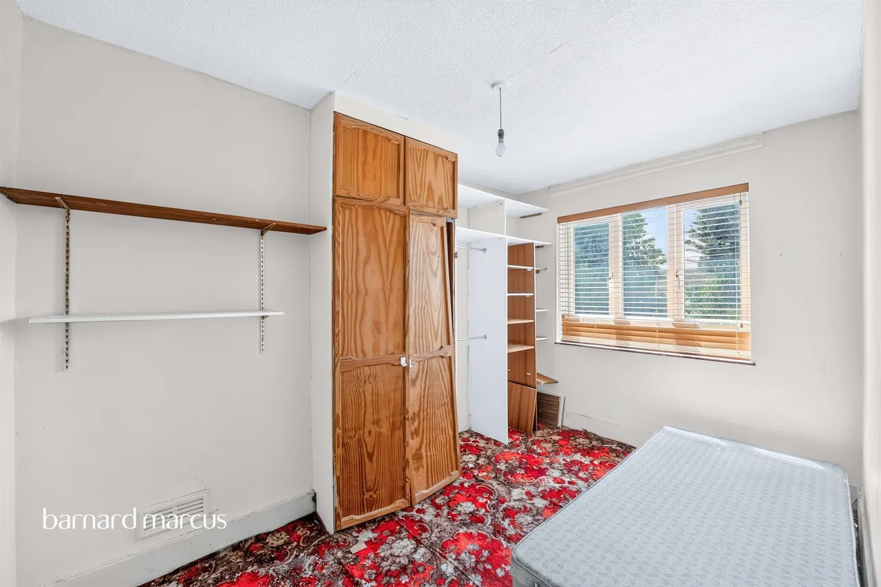 Dalton Avenue, Mitcham, CR4, photo 18