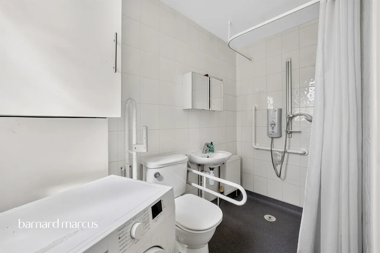 Dalton Avenue, Mitcham, CR4, photo 7