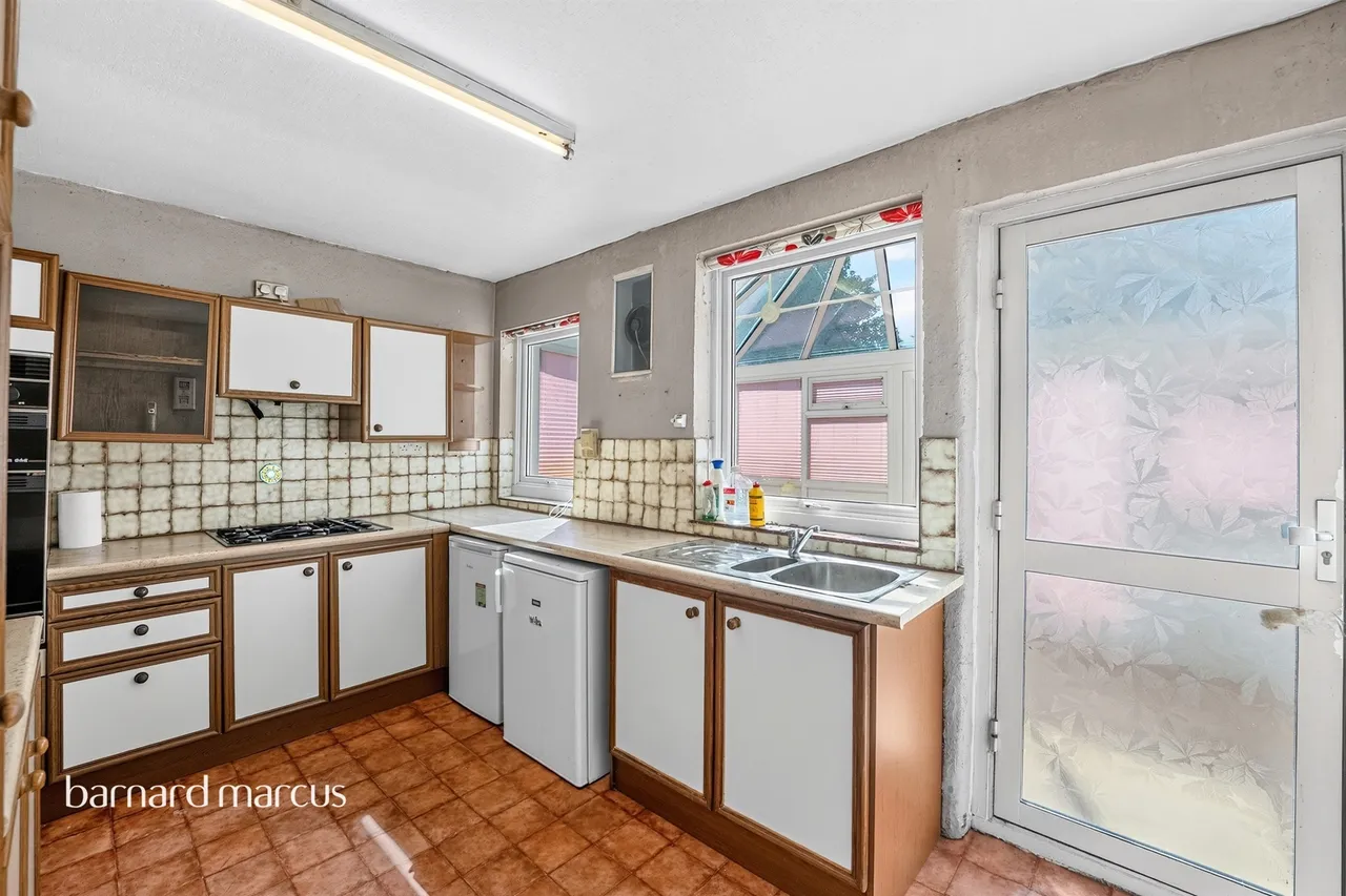 Dalton Avenue, Mitcham, CR4, photo 13