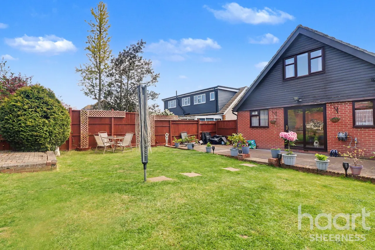 4 bed house for sale, Drake Avenue, Minster, ME12