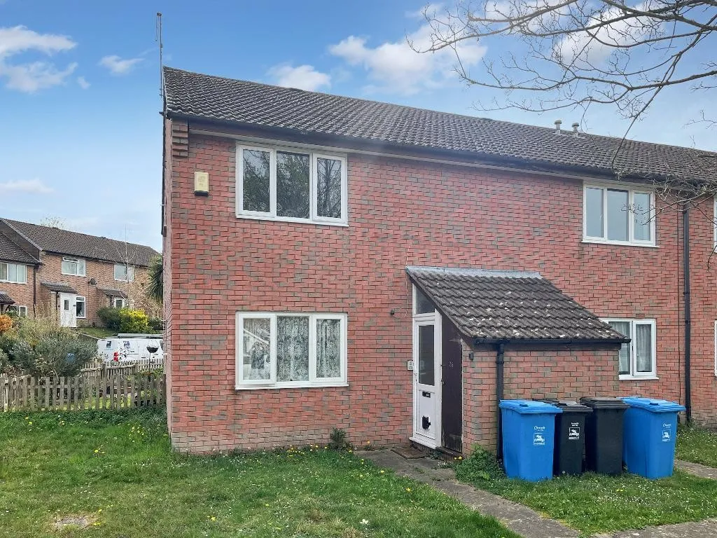 Henbury Close, Poole, photo 2