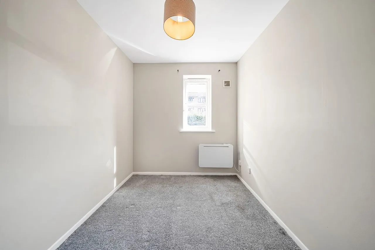 Redford Close, Feltham, TW13, photo 12