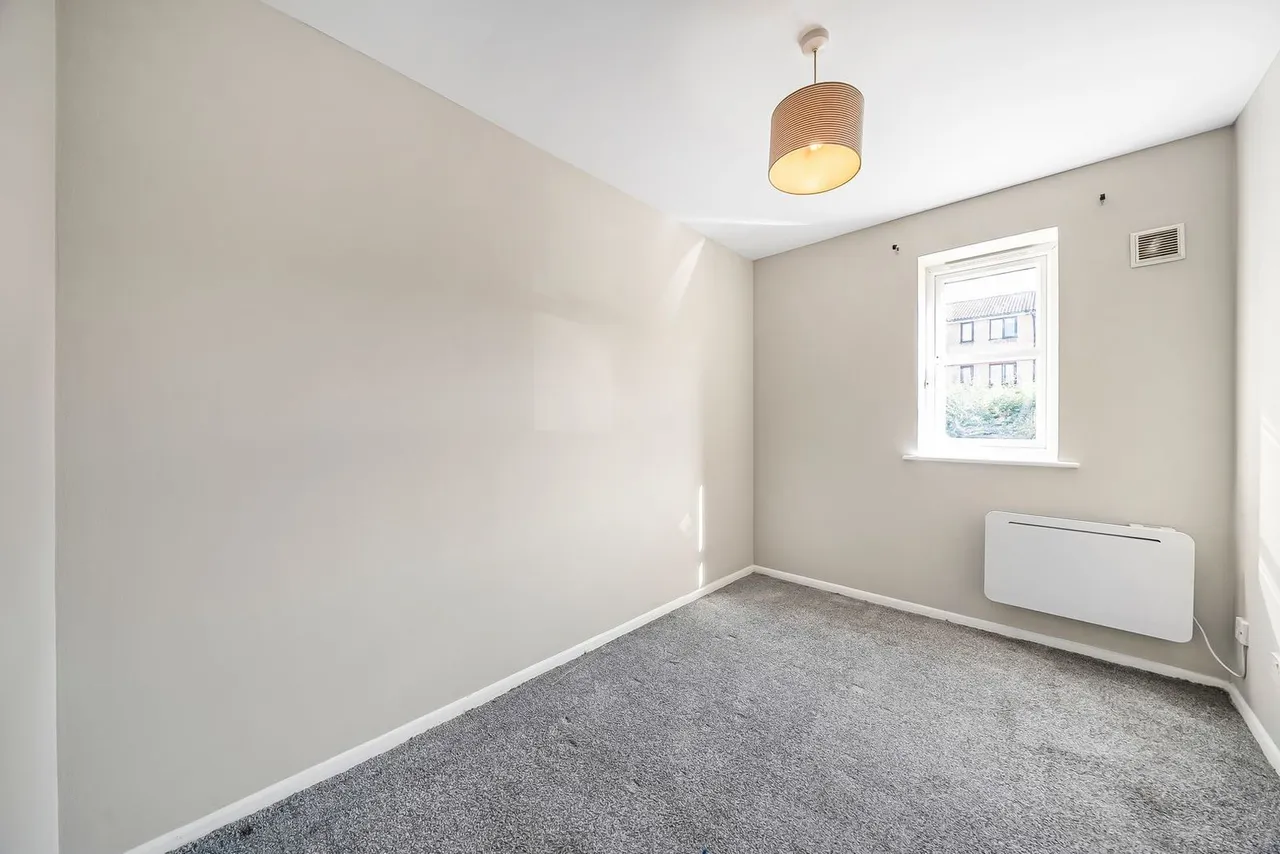 Redford Close, Feltham, TW13, photo 11