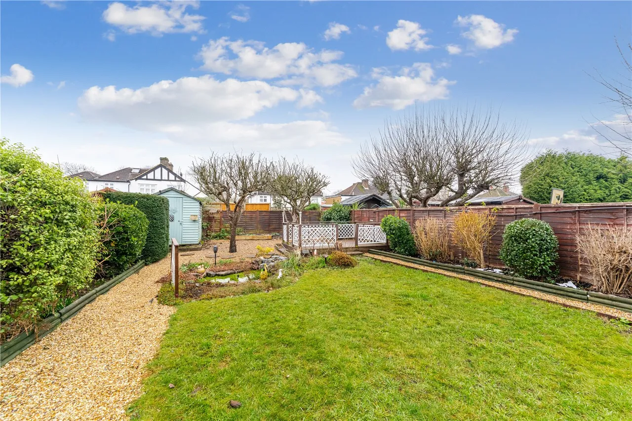 Waverley Avenue, Whitton, TW2 6DQ, photo 2