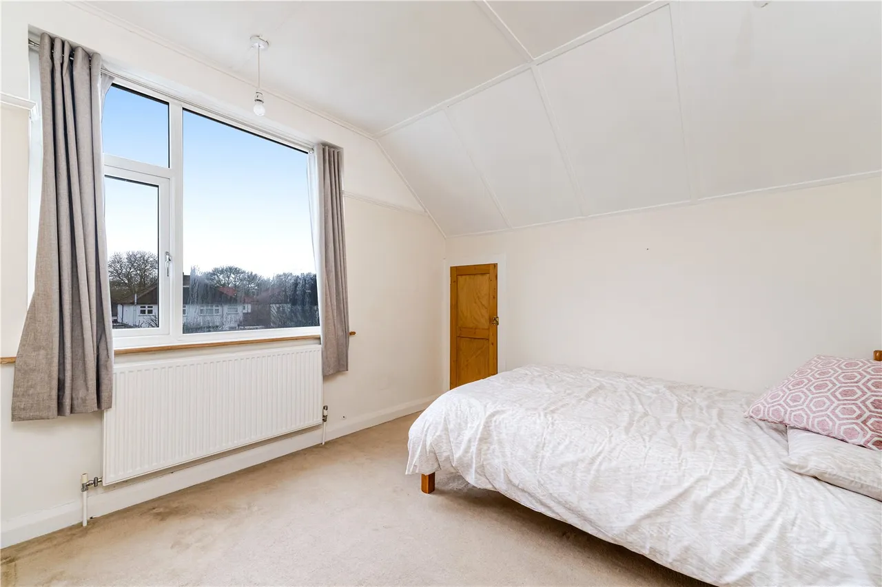Waverley Avenue, Whitton, TW2 6DQ, photo 7