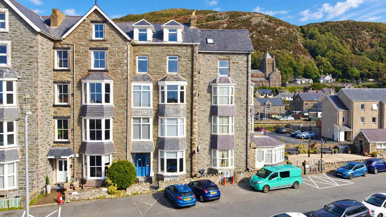 Greenfields Marine Parade, Barmouth, LL42, photo 14