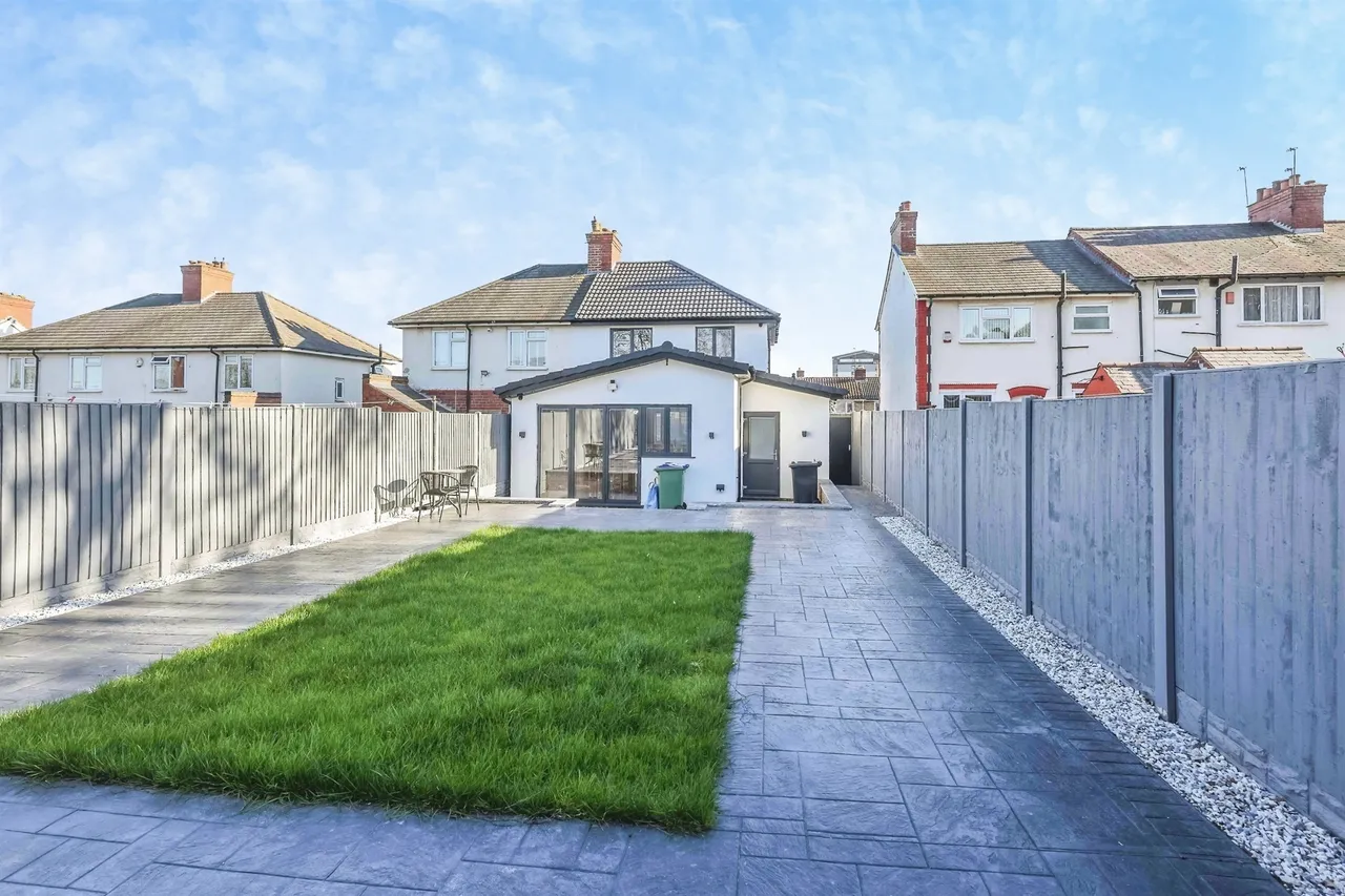 Newbury Lane, Oldbury, photo 11