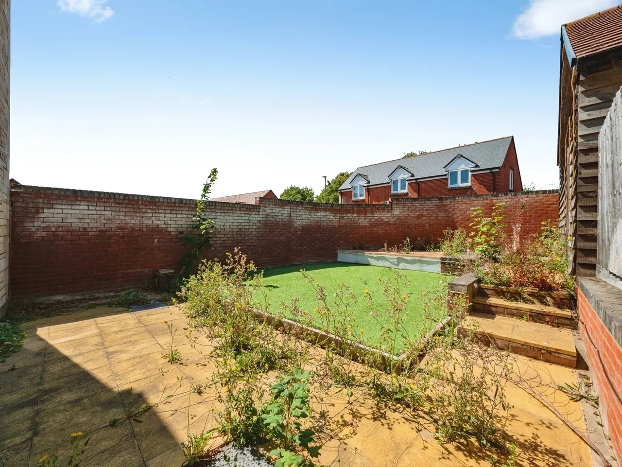 West Field Road, Weymouth, DT4, photo 2