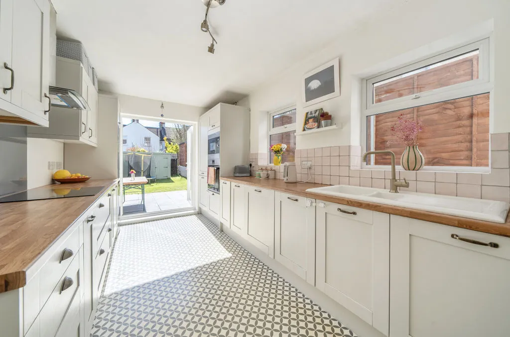 Foxley Gardens, Purley CR8 2DQ, photo 2