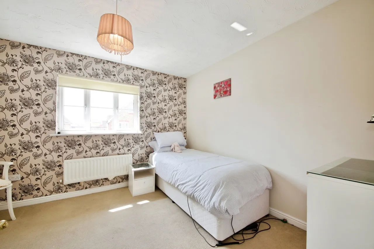 Foxglove Road, ROMFORD, Essex, RM7, photo 13
