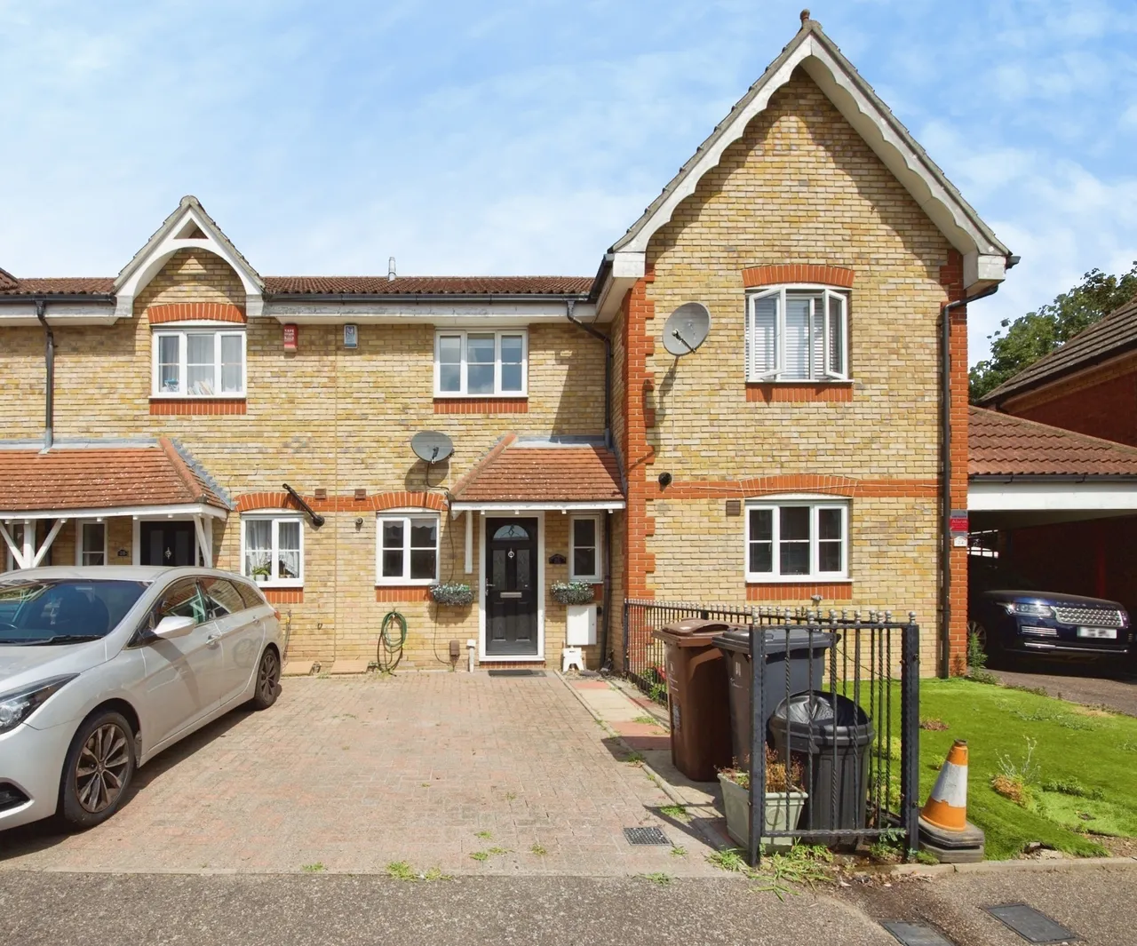 2 bed house for sale — Foxglove Road, ROMFORD, Essex, RM7