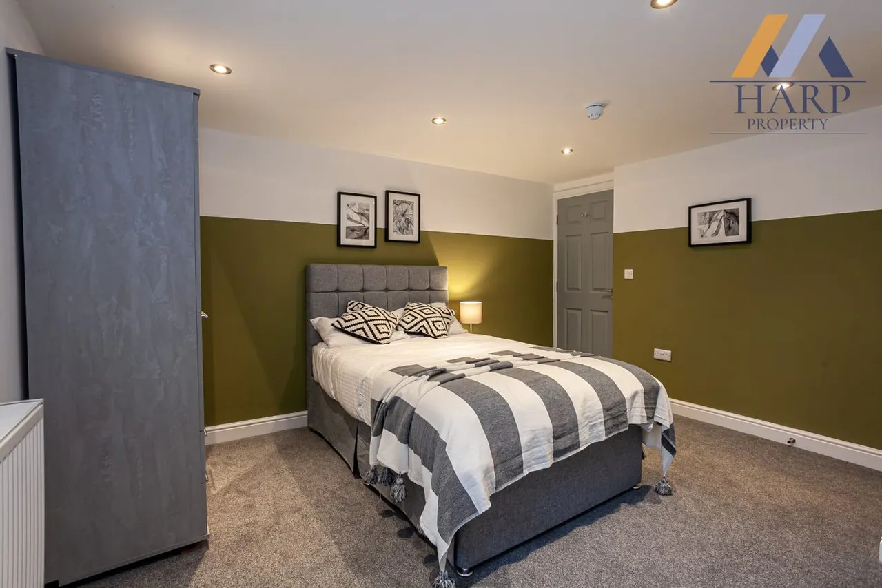 7 bed house to rent, Tottington Road, Bury, BL8
