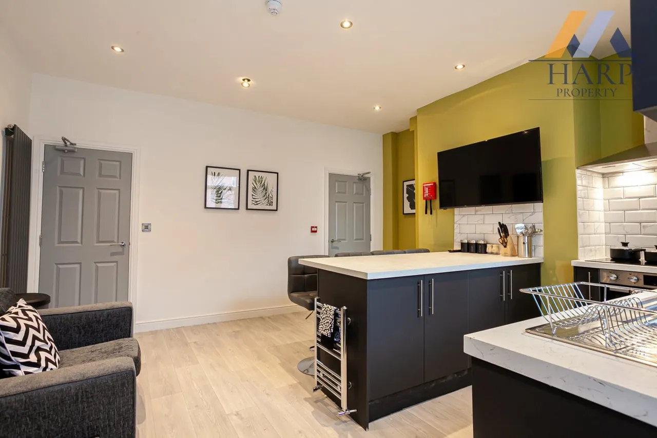 Tottington Road, Bury, BL8, photo 5