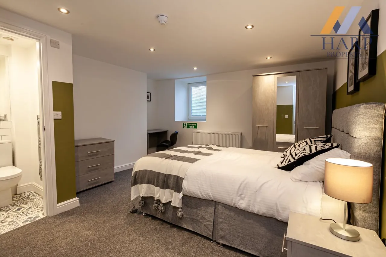 Tottington Road, Bury, BL8, photo 2
