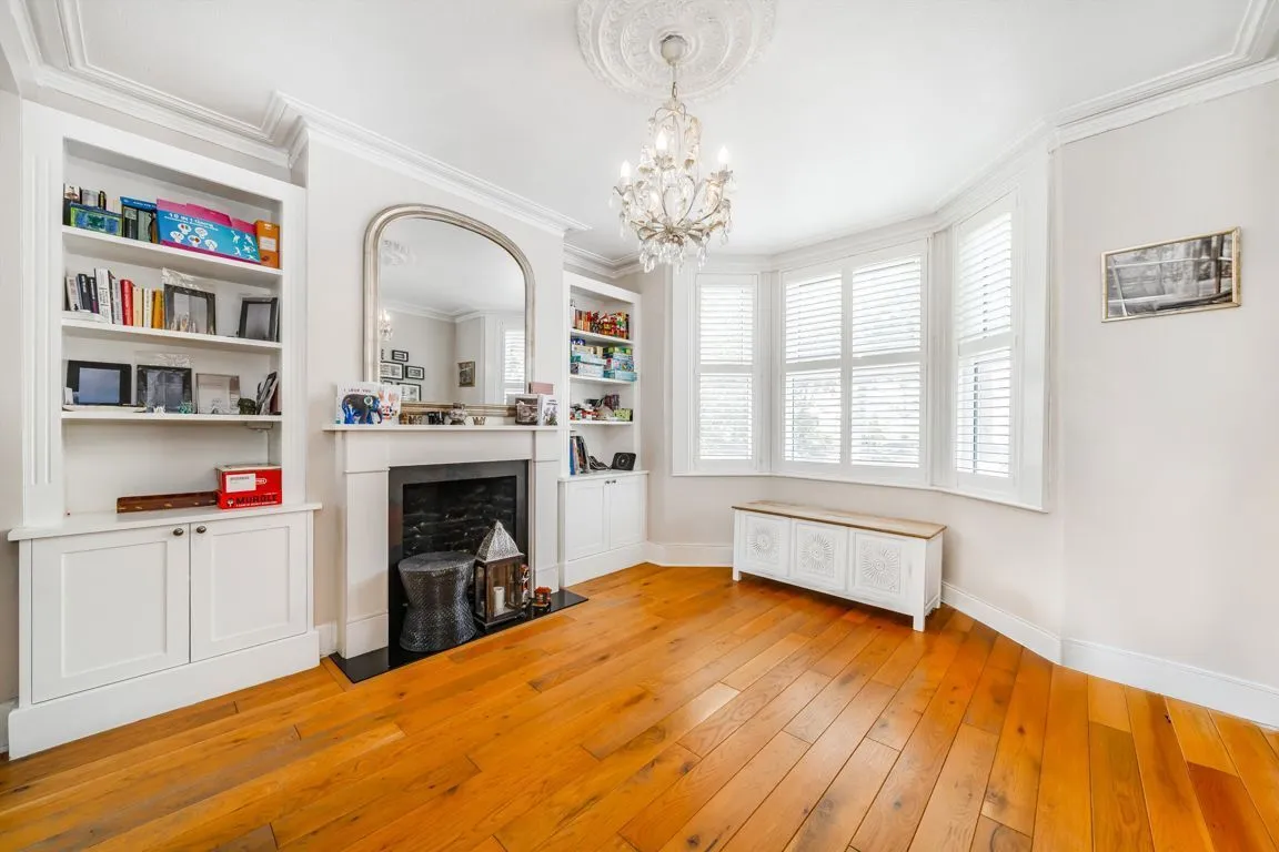 Cedar Avenue, TW2, photo 2