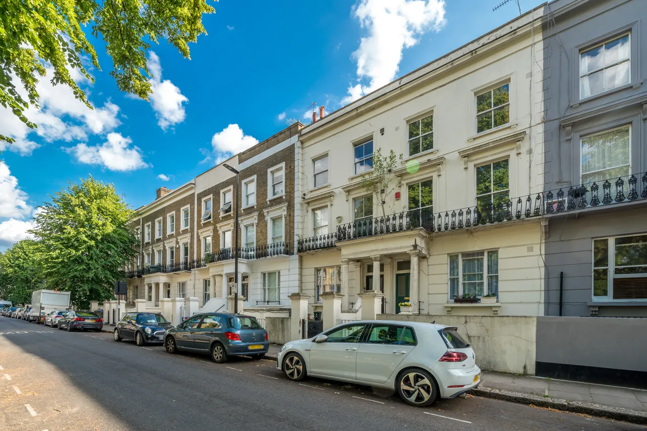 2 bed flat for sale — 26c Goldney Road, London
