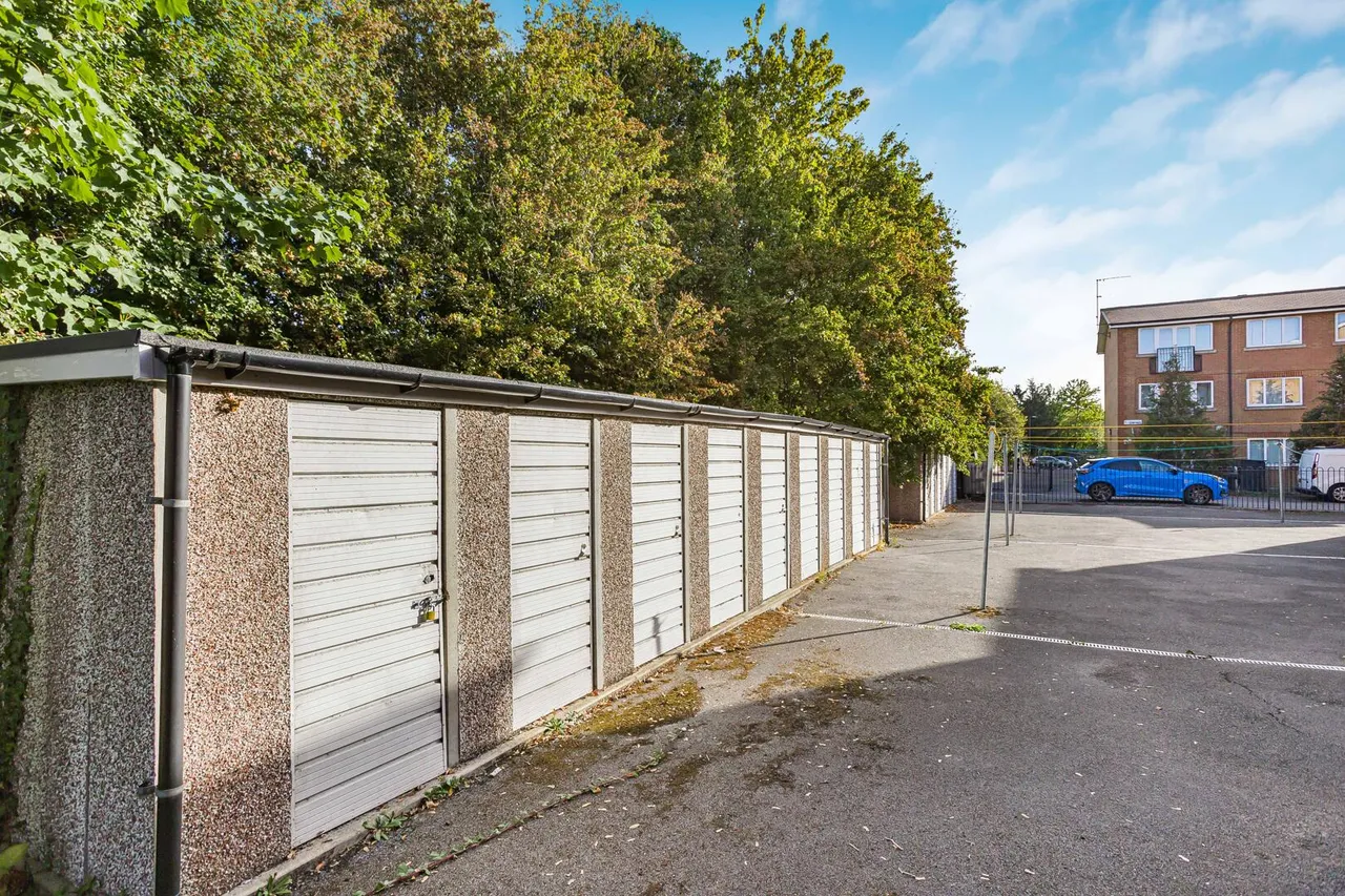 Bullsmoor Way, Waltham Cross, EN8, photo 12