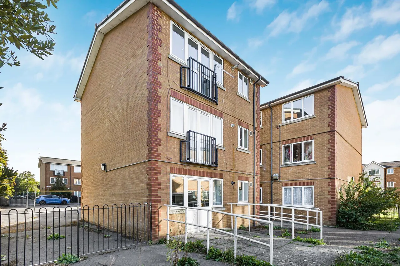 Bullsmoor Way, Waltham Cross, EN8, photo 11